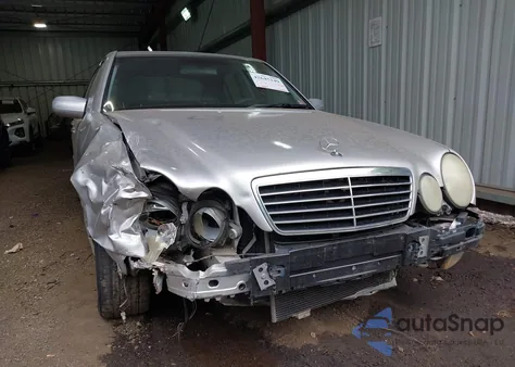 2002 Mercedes-Benz E 320 Special Edition z USA, uszkodzony, nr VIN WDBJF65J42B492710